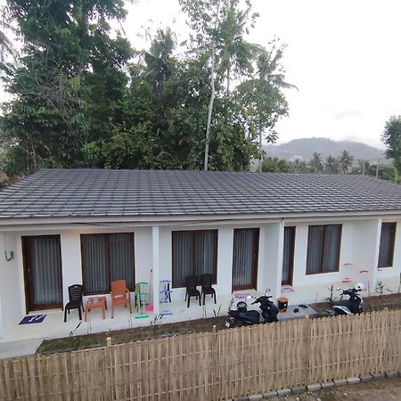 The Corner Homestay Kuta  ภายนอก รูปภาพ