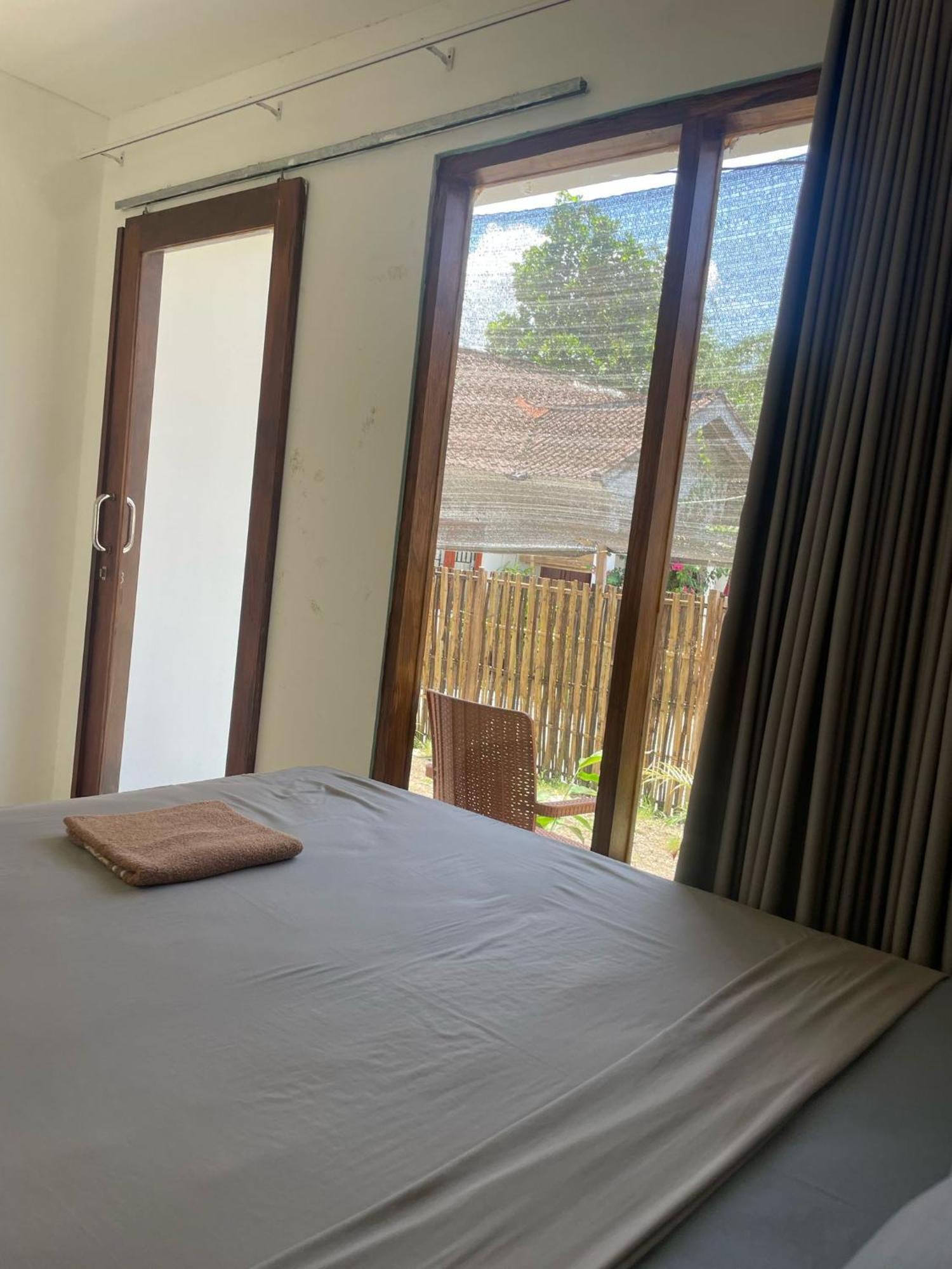 The Corner Homestay Kuta  ภายนอก รูปภาพ