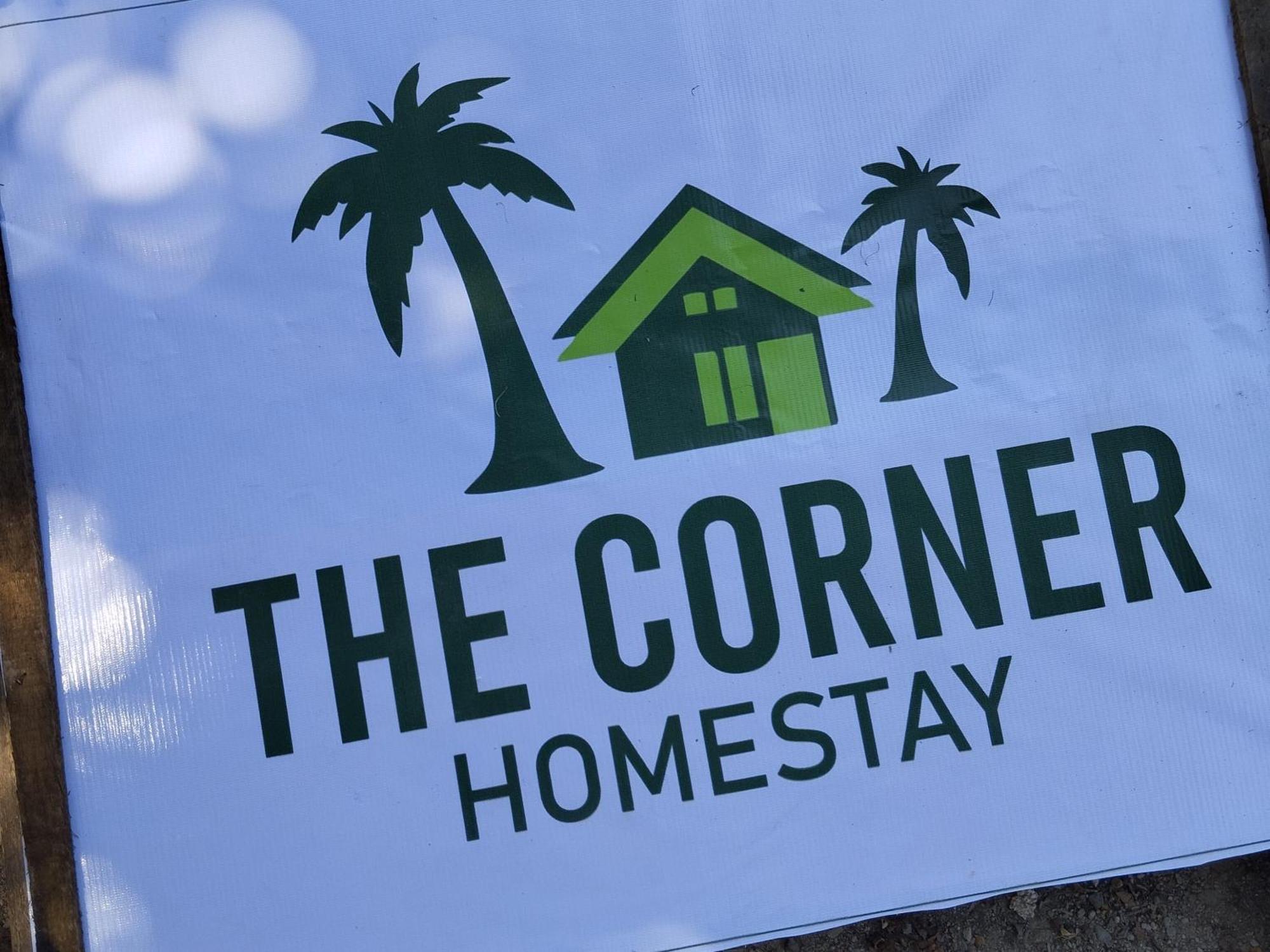 The Corner Homestay Kuta  ภายนอก รูปภาพ