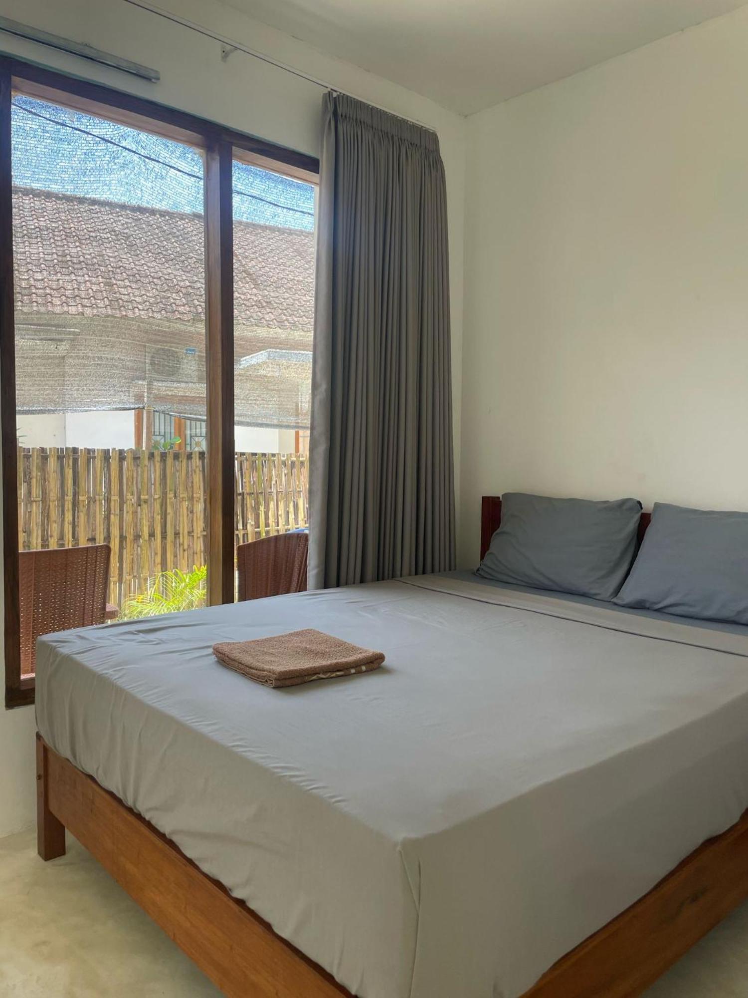 The Corner Homestay Kuta  ภายนอก รูปภาพ